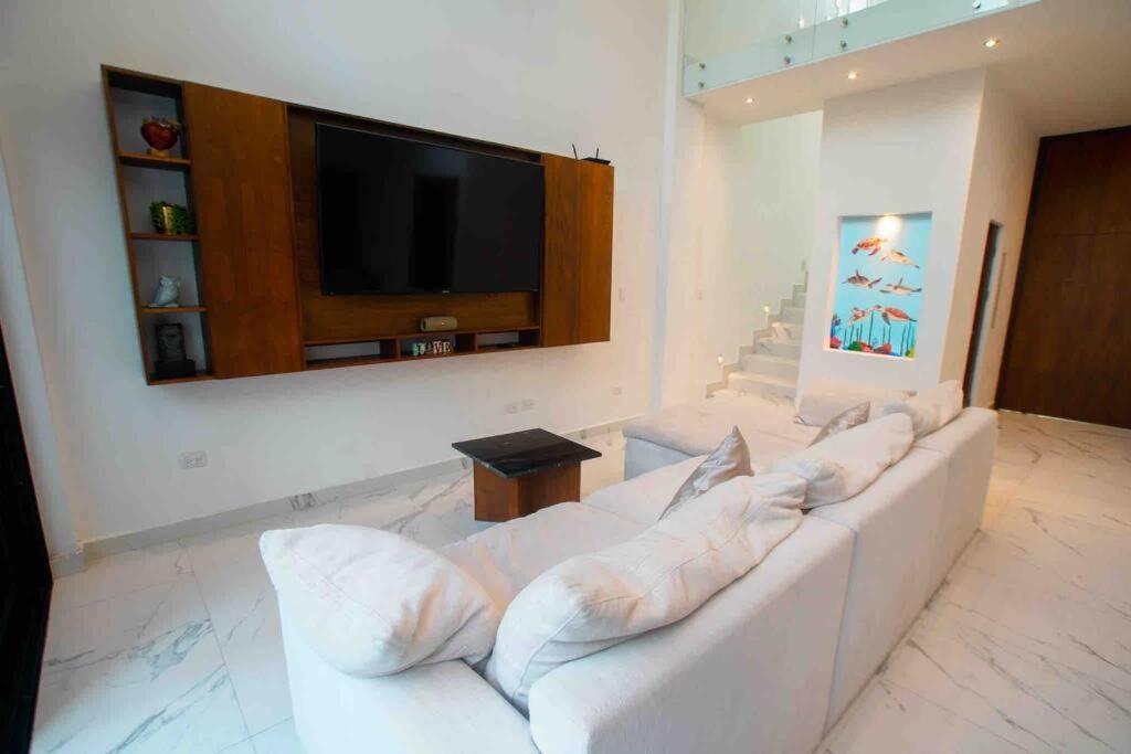 Сasa de vacaciones Casa Moderna De 4 Pisos Con Rooftop Vista Al Mar Isla Mujeres