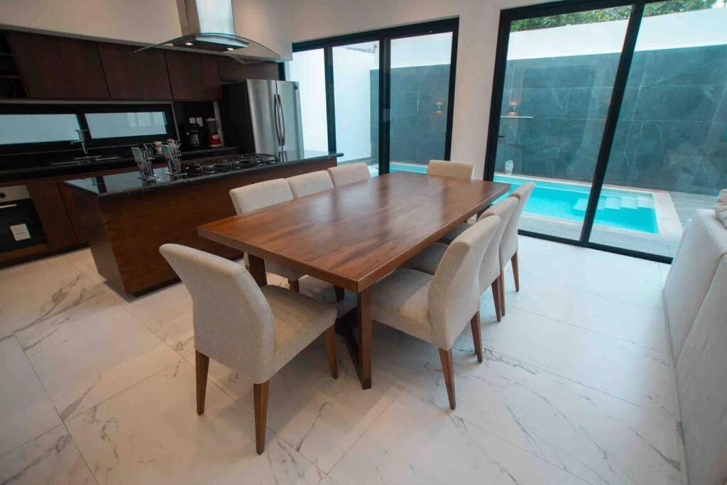 Casa Moderna De 4 Pisos Con Rooftop Vista Al Mar Сasa de vacaciones *